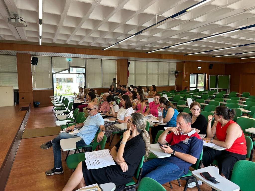 PRegressar's tweet photo. BRAGA
Norte a Sul, caminhamos ao lado dos nossos parceiros!
Esta tarde realizámos, no Serviço de Formação de Braga, uma Sessão de Formação - Programa Regressar, com os dirigentes do IEFP e Gabinetes de Inserção Profissional.
#programaregressar #MTSSS #iefp #XXIIIGoverno https://t.co/A284SdgUkE