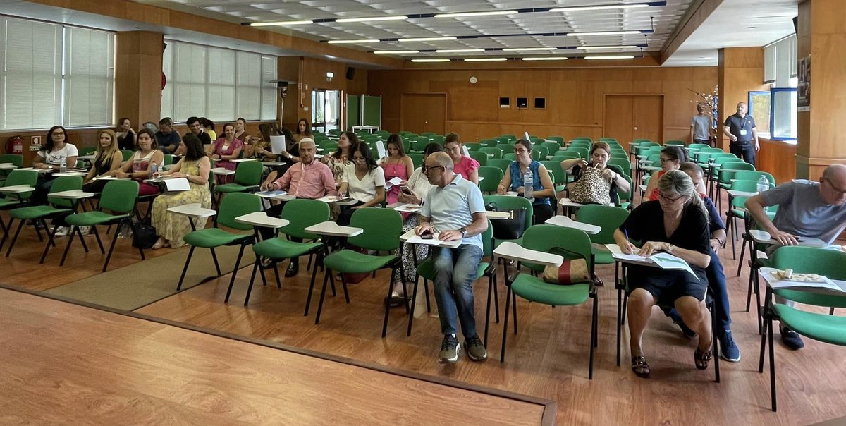 PRegressar's tweet photo. BRAGA
Norte a Sul, caminhamos ao lado dos nossos parceiros!
Esta tarde realizámos, no Serviço de Formação de Braga, uma Sessão de Formação - Programa Regressar, com os dirigentes do IEFP e Gabinetes de Inserção Profissional.
#programaregressar #MTSSS #iefp #XXIIIGoverno https://t.co/A284SdgUkE