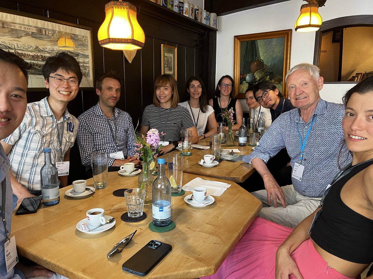 Had an amazing lunch with Joachim Frank, diving into cryo EM, publishing and AI 🤩 #sciencetalks #inspiringconversations #LINO23 #laureatelunch