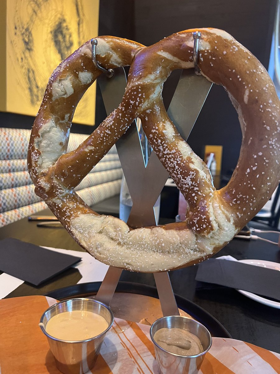 Parcast Union tweet media