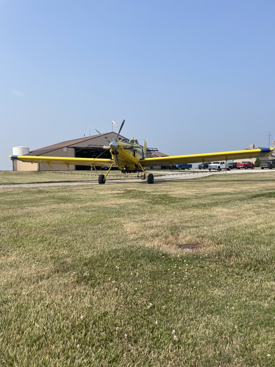MikeLemon64's tweet image. Fun afternoon at Holzwarth Flying Service, completed with a flyover.  Holzwarth has 11 planes and coops with another 19 enabling them to apply 90,000 acres a day.  Ed Corrigan and Wade Meteer we’re on hand to answer questions.