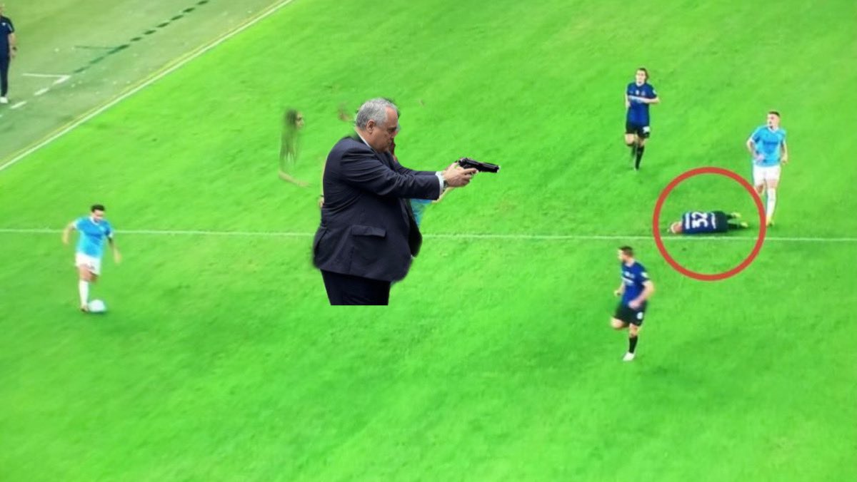 TatyEnjoyer's tweet photo. Che parte la nuova wave signori, non vi agitate per il calciomercato, tranquilli che lotito sta in Molise a lavorà.

Qui viene ripreso mentre lavora per noi ❤️

Vi lascio la base meme https://t.co/DZHdYrVfj6