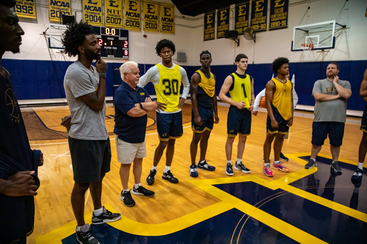 𝘽𝙪𝙘𝙘𝙖𝙣𝙚𝙚𝙧 𝙂𝙧𝙚𝙖𝙩𝙨

.<a href="/DesontaBradford/">Ozzy</a> also came by to talk about his time in the Blue &amp; Gold❗️

#ETSUFamily | #ETSUTough 🏴‍☠️
