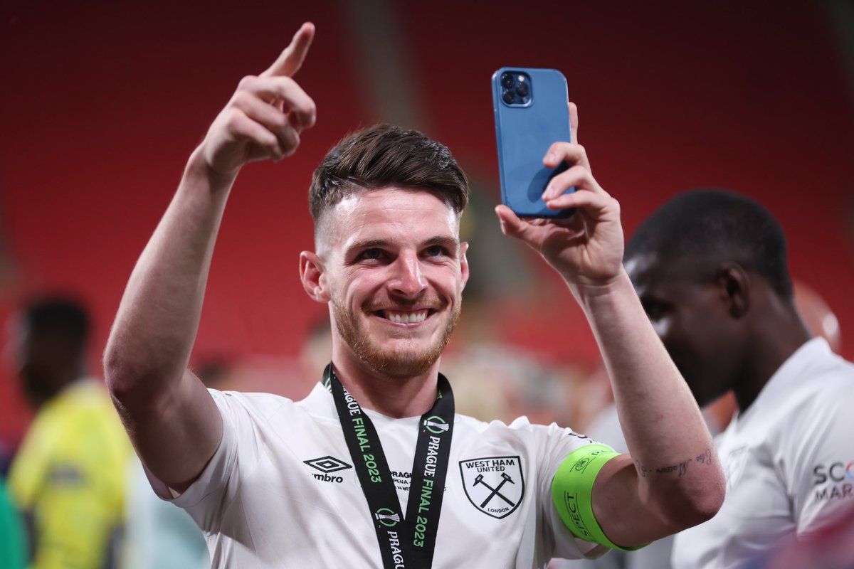 Arsenal have submitted new official bid for Declan Rice after West Ham choice to reject £80m plus £10m bid from Man City 🚨⚪️🔴 #AFC

Arsenal third bid is now on the table for £100m fixed fee plus £5m add-ons, as @David_Ornstein reported.

West Ham, waiting to hear from Man City.