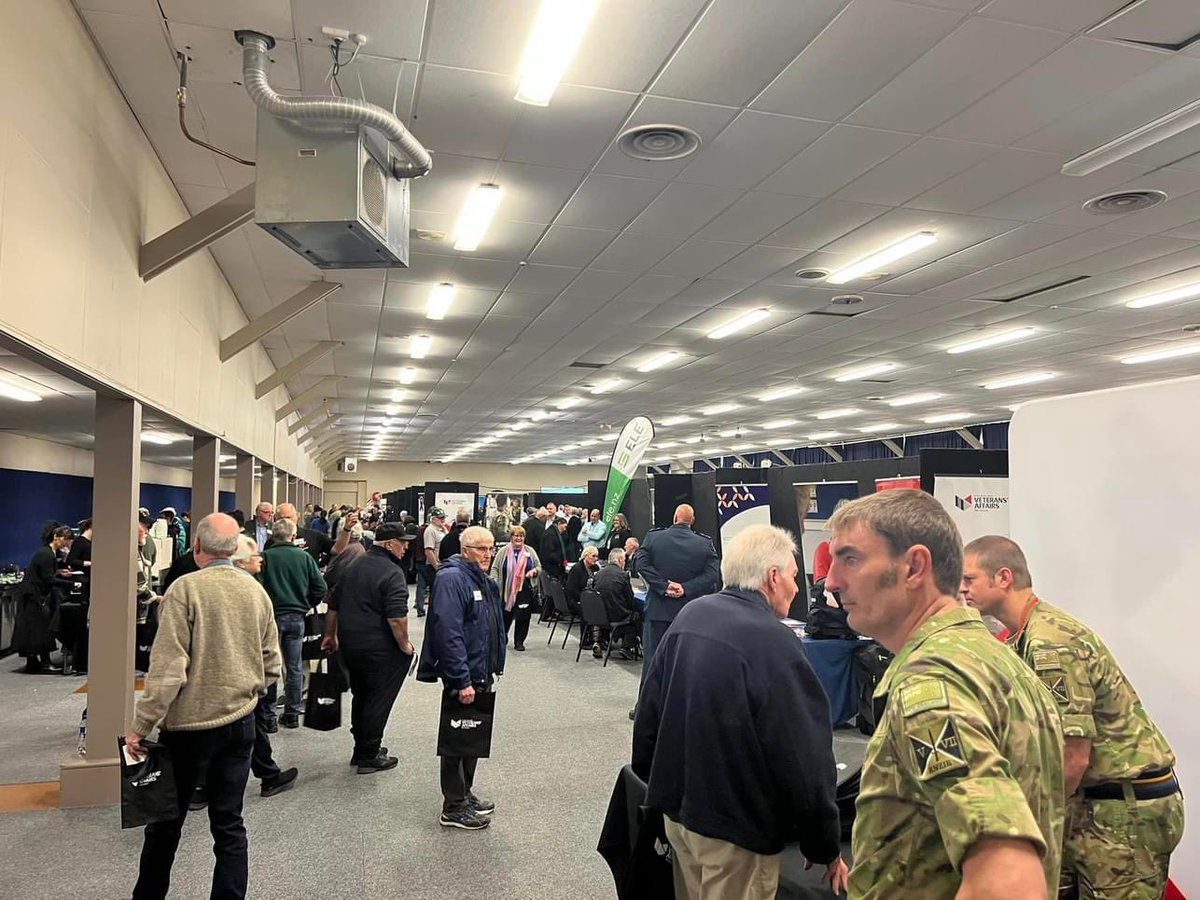 Lainey 🌻 tweet media