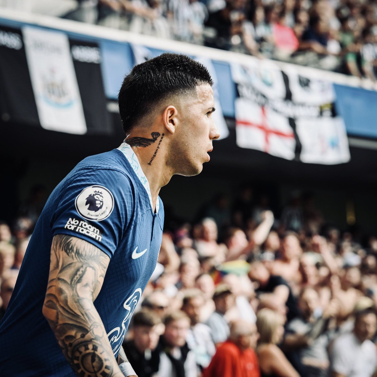 Let's settle the debate here,

Who is the best midfielder?

Retweet 🔁                          Like ❤ 
       for Rice                    for Enzo