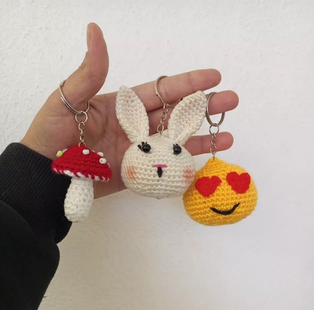 Gkrmzgl33's tweet photo. #Amigurumi #anahtarlık #hobi https://t.co/VXGfK9EC4T