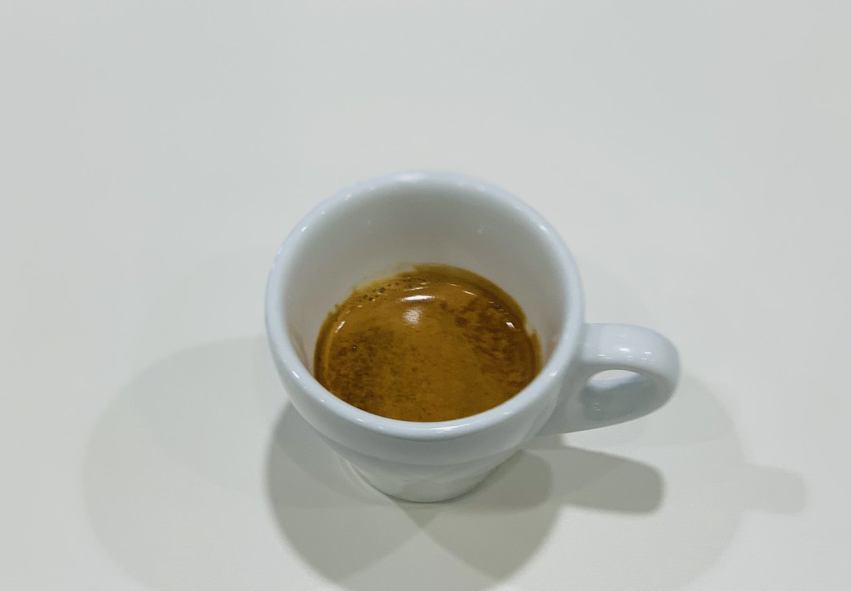 MakotoAoki18's tweet photo. #ALLPRESSESPRESSO #GOODBREW
18g/24sec
おはようございます。
今朝、家の窓にすずめが激突。
しばらく脳震盪のような状態で動かなかったですが、5分後くらいに無事に飛び立っていきました🕊
家の窓に鳥がぶつかるのは転機が訪れる前ぶれ!?という縁起もあるようです
今日も良い一日を https://t.co/r7ydjqXDOh
