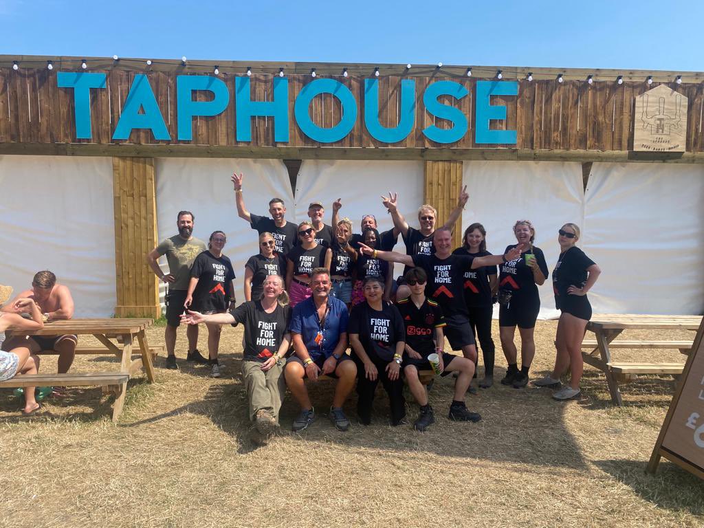 feebeeam's tweet image. Not going to @glastonbury isn’t an option (for me), was lucky enough to go as a volunteer for @Shelter had an absolute ball, made others happy (especially if ice was involved) &amp;amp; raised money for a great cause. #Taphouse teamC loved working with you…the countdown to 2024 begins