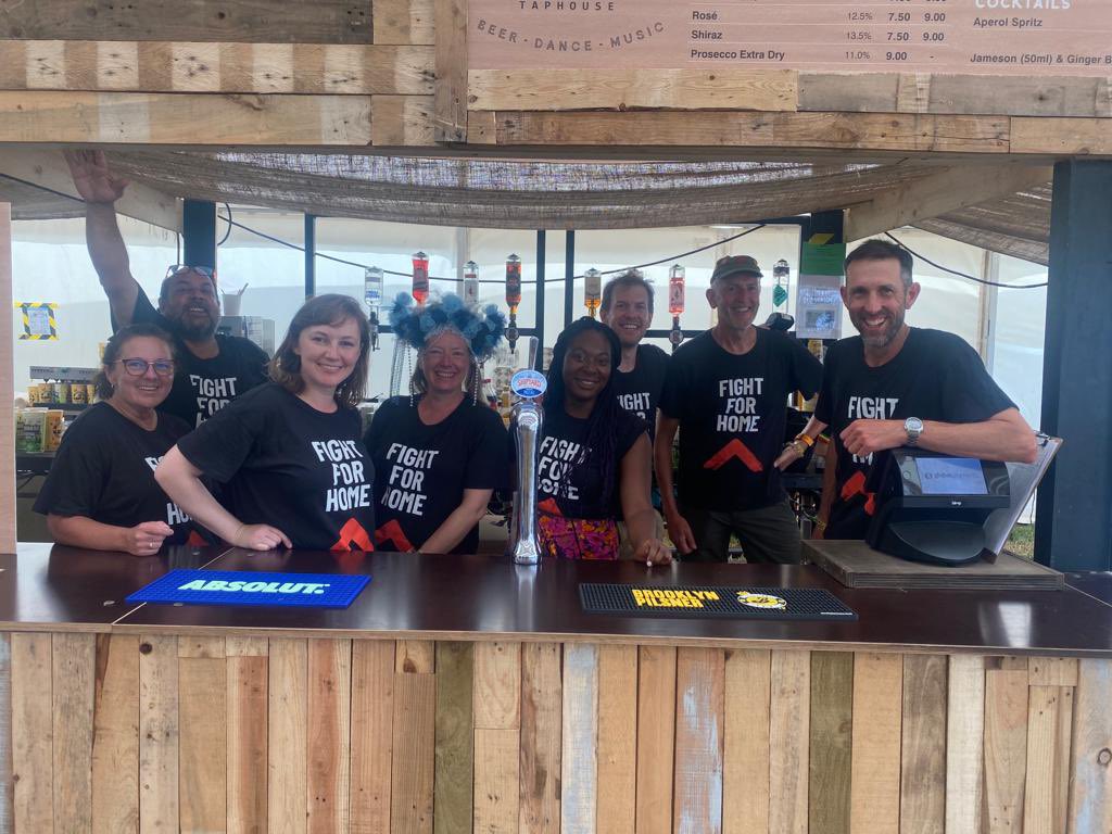 feebeeam's tweet image. Not going to @glastonbury isn’t an option (for me), was lucky enough to go as a volunteer for @Shelter had an absolute ball, made others happy (especially if ice was involved) &amp;amp; raised money for a great cause. #Taphouse teamC loved working with you…the countdown to 2024 begins