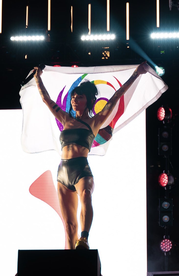 lights tweet picture
