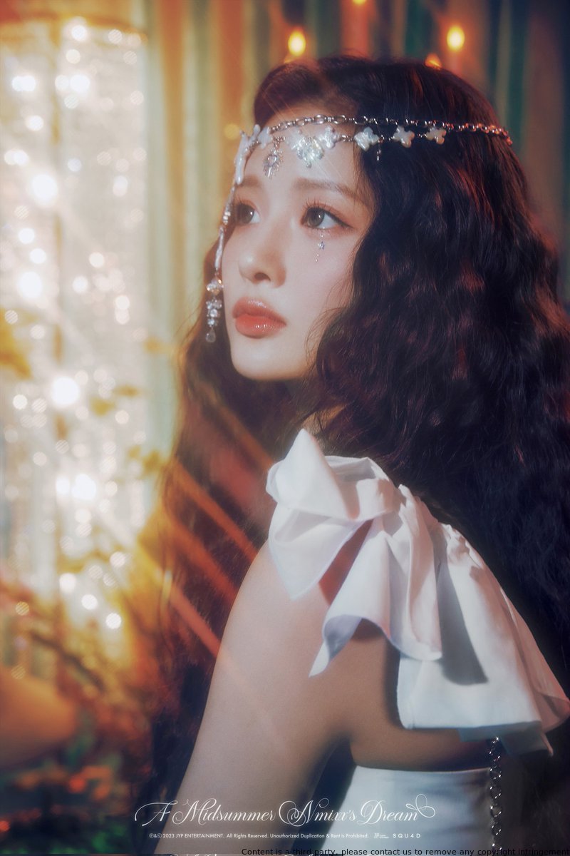 MOODYTHELMA2's tweet photo. NMIXX's concept photo is stunning, and the #Party_O_Clock hype is real! 🎉🎊

Please use my Temu code 👉202972385👈
Code for code? https://t.co/VSGx6ddgR1