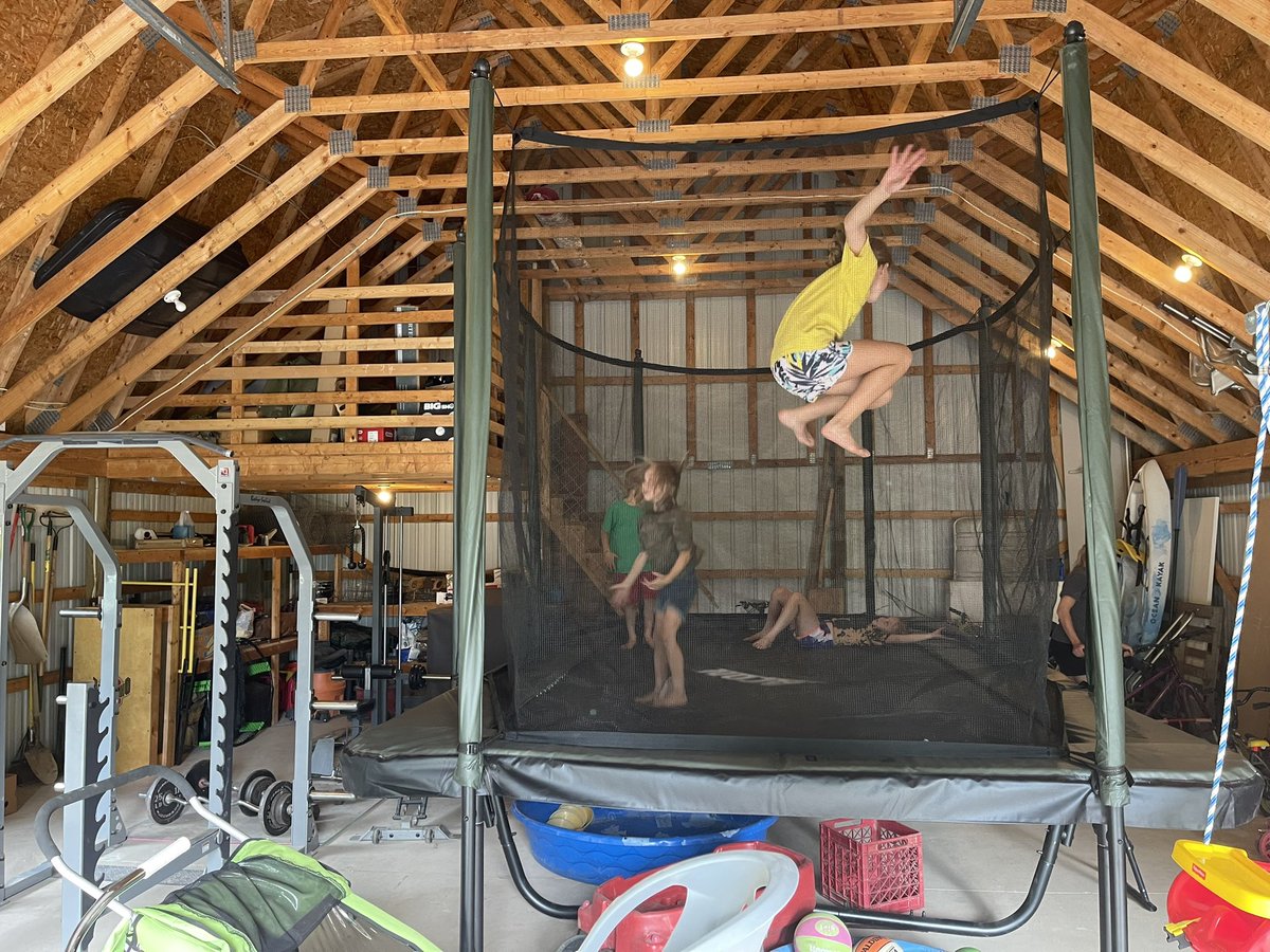 ClayTrader25's tweet photo. I workout and my kids jump around. Exercise for everyone! #getfit #trampoline #exercises #daytraderlife #lifeoffreedom #passiveincome #claytrader https://t.co/Q4t1IPw06M