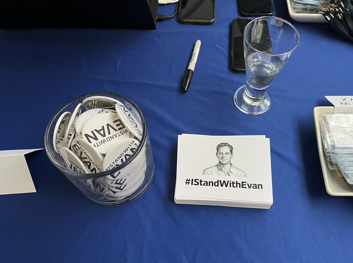 Heartening to see at @BrunswickGroup’s media party. #IStandWithEvan #FreeEvan