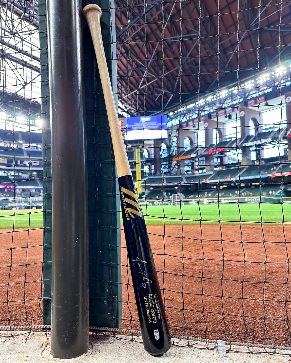 Rangers's tweet image. Less than 48 hours to vote Rangers and we're giving away an Adolis García signed bat!

How to enter: 
1. RT this post 
2. Reply with your All-Star ballot voting all Rangers.

⭐️ mlb.com/vote