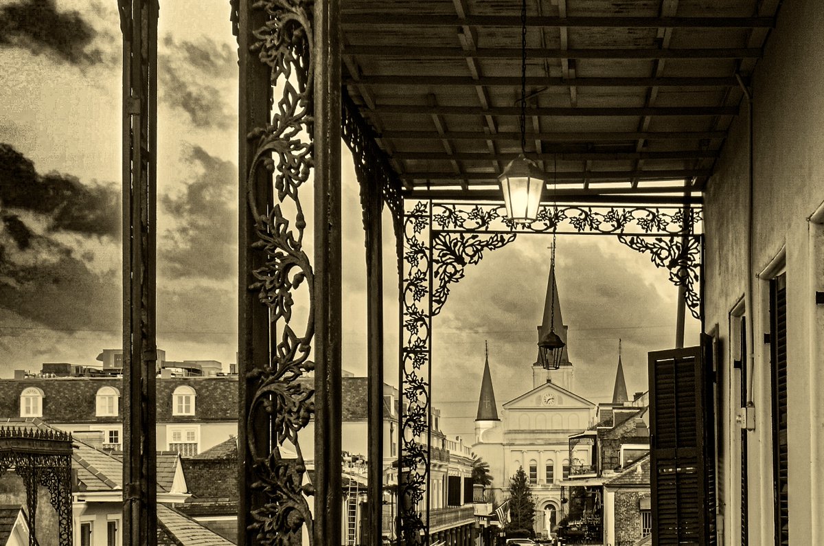 Old-postcard-style portrait of New Orleans