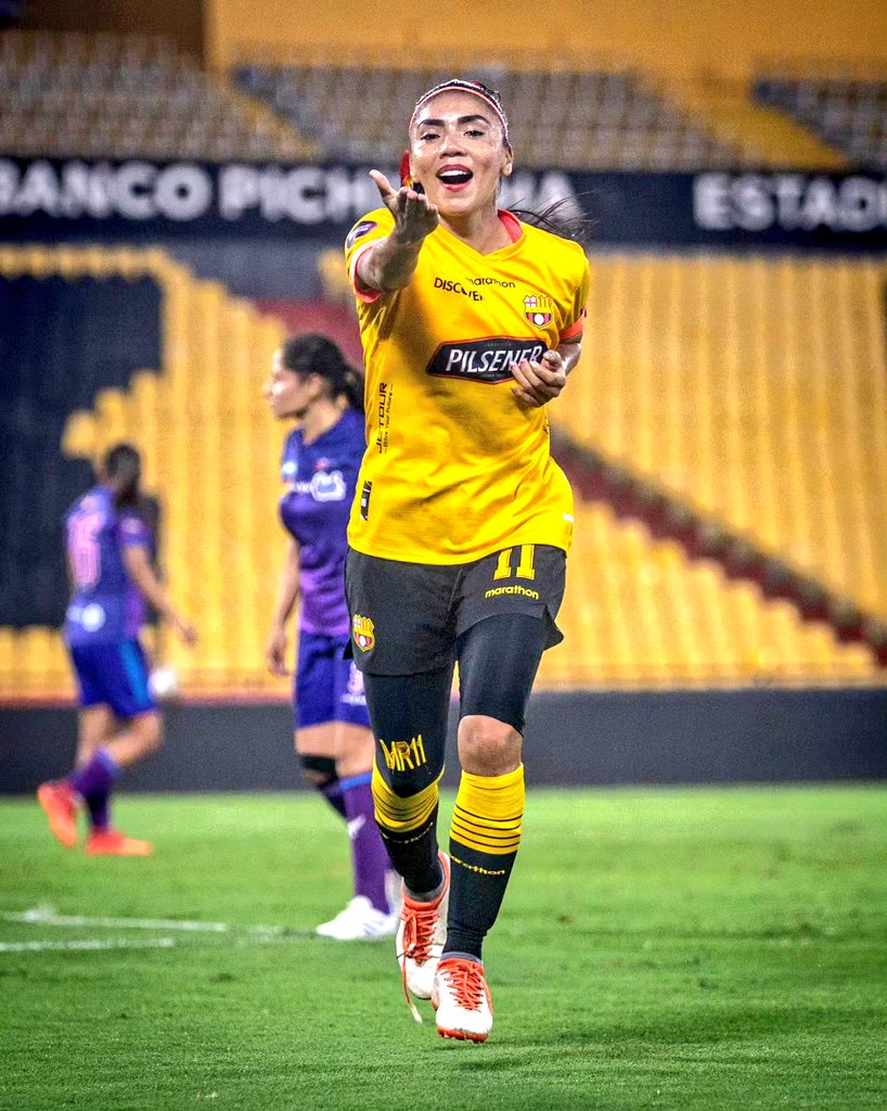 #ATENCIÓN 🚨

Madelin Riera, goleadora histórica del fútbol 🇪🇨 alcanzó 140 anotaciones en el torneo de primera categoría #SuperLigaFemenina🏆.

⚽️ 74 goles  ➡️ D.Cuenca
⚽️ 20 goles ➡️ El Nacional 
⚽️ 46 goles ➡️ Barcelona (act)

📸 BSC.