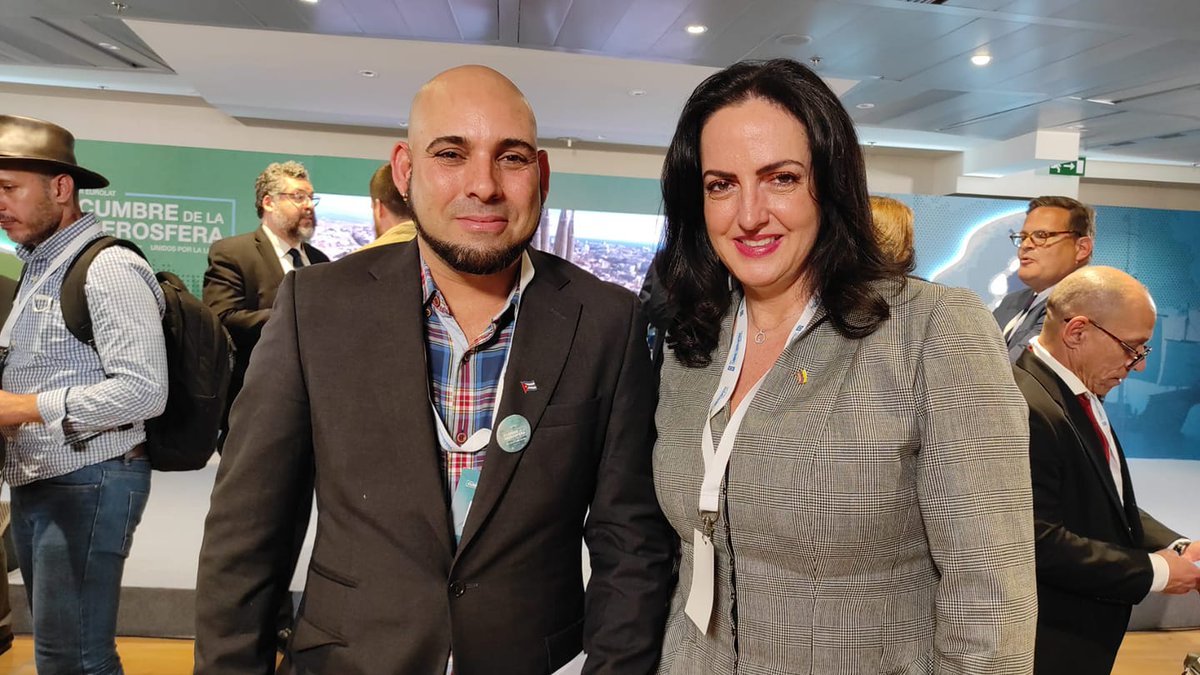 lachy77's tweet photo. La situación en #Colombia se vuelve cada día más caótica bajo el mando de #Petro y su disminuida vice-presidenta, por ello, como cubano anti-comunista, soy #teamcabal, xq la senadora @MariaFdaCabal es una extrema necesidad para el hermano pueblo de Colombia. https://t.co/hiJgkUVDRa