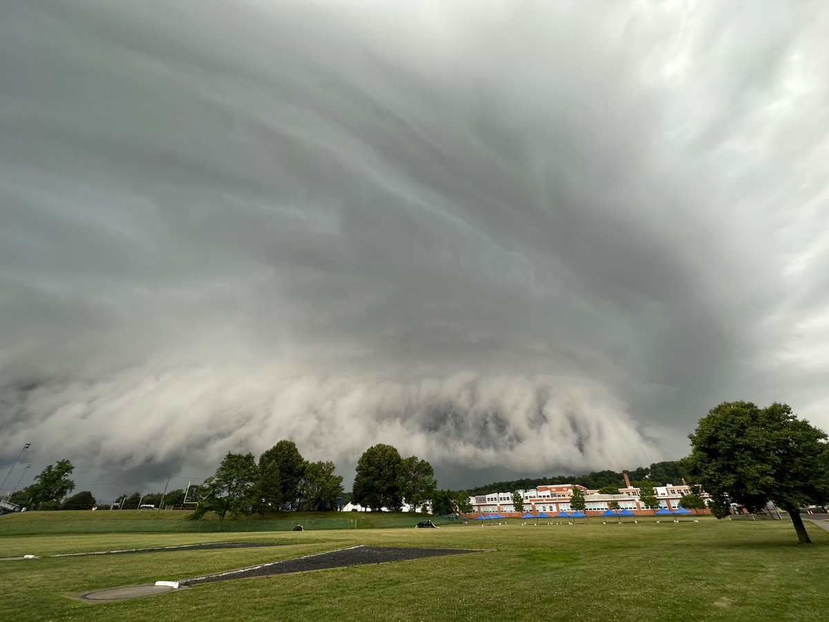 Uh hello there #NJwx