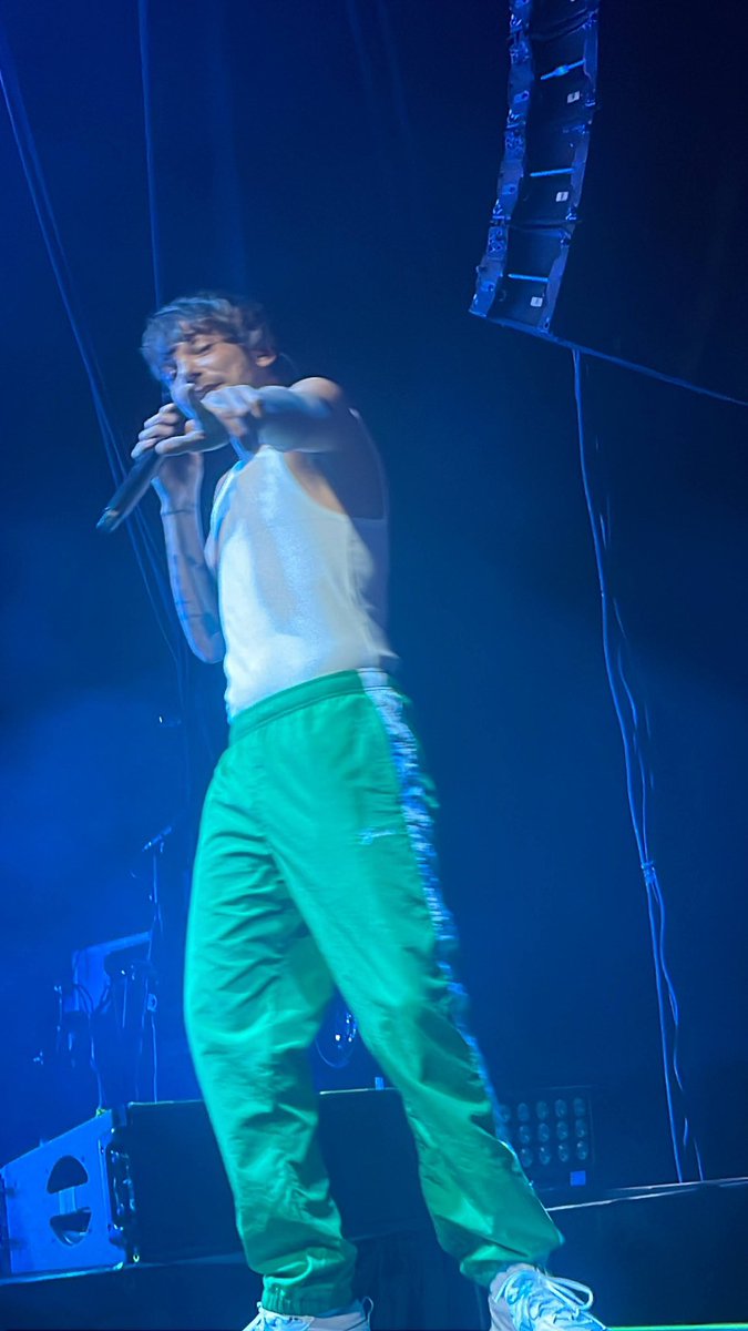 louie4lifee's tweet photo. i donβt think iβll ever recover from louis seeing meππ
#FITFSeattle https://t.co/J8HKibEHJG