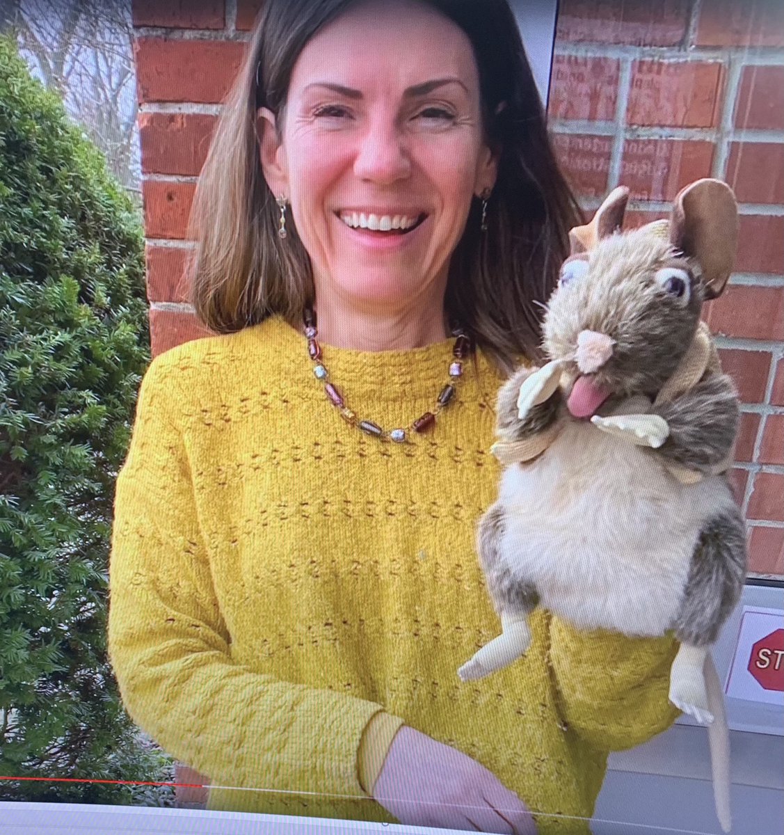 Cyclones honour Mme Denise Romain as she ends her career and enters retirement from Central Public! She has been an exemplary teacher and will be missed by many 👍🌸<a href="/ClaraHowitt/">Dr. Clara Howitt</a> <a href="/gecdsbpro/">GECDSB PR</a>