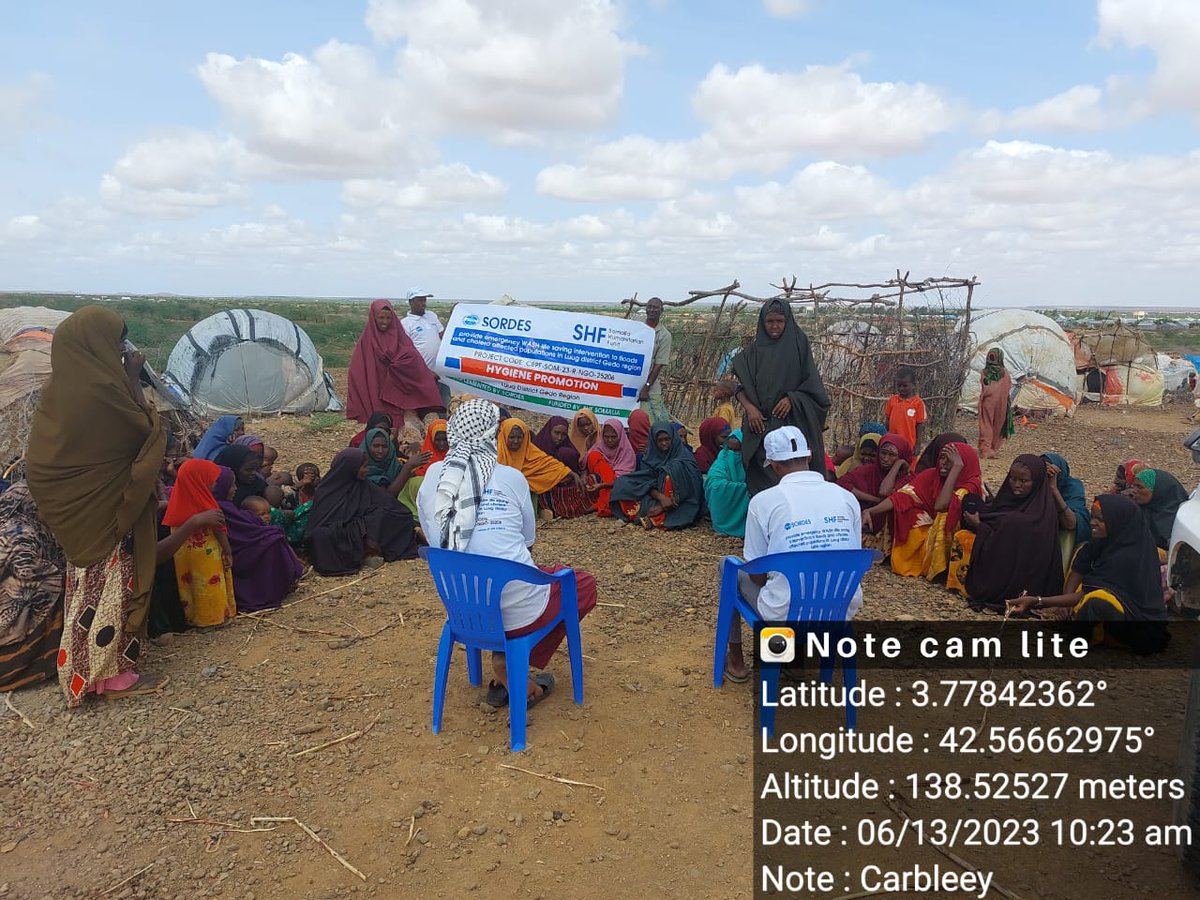 ReliefSordes's tweet photo. SORDES staff doing hygiene promotion sessions in shiniile and Carabley IDP camps in Luuq district, Gedo Region, project supported by @shf_somalia https://t.co/edFKKqBxVS