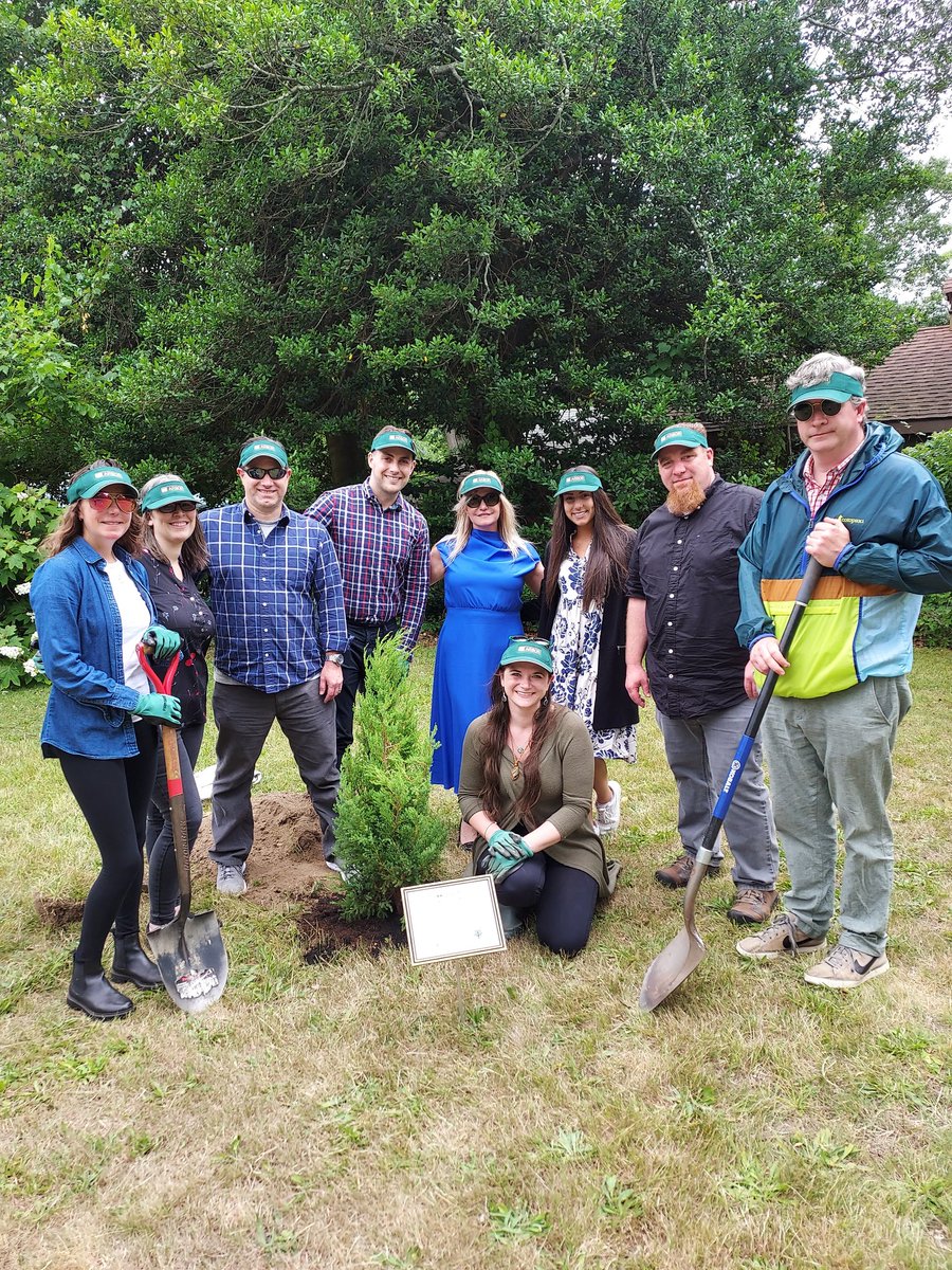 Thank you to our friends at Arbor for planting this tree at our Tanglewood home and helping make it a greener place 🌲🌲

#cstl #arbor #tanglewoodpreserve #centerforscience #plantatree #greenthumb #naturephotography #naturepreserve #rockvillecentre #nassaucounty #pinetrees