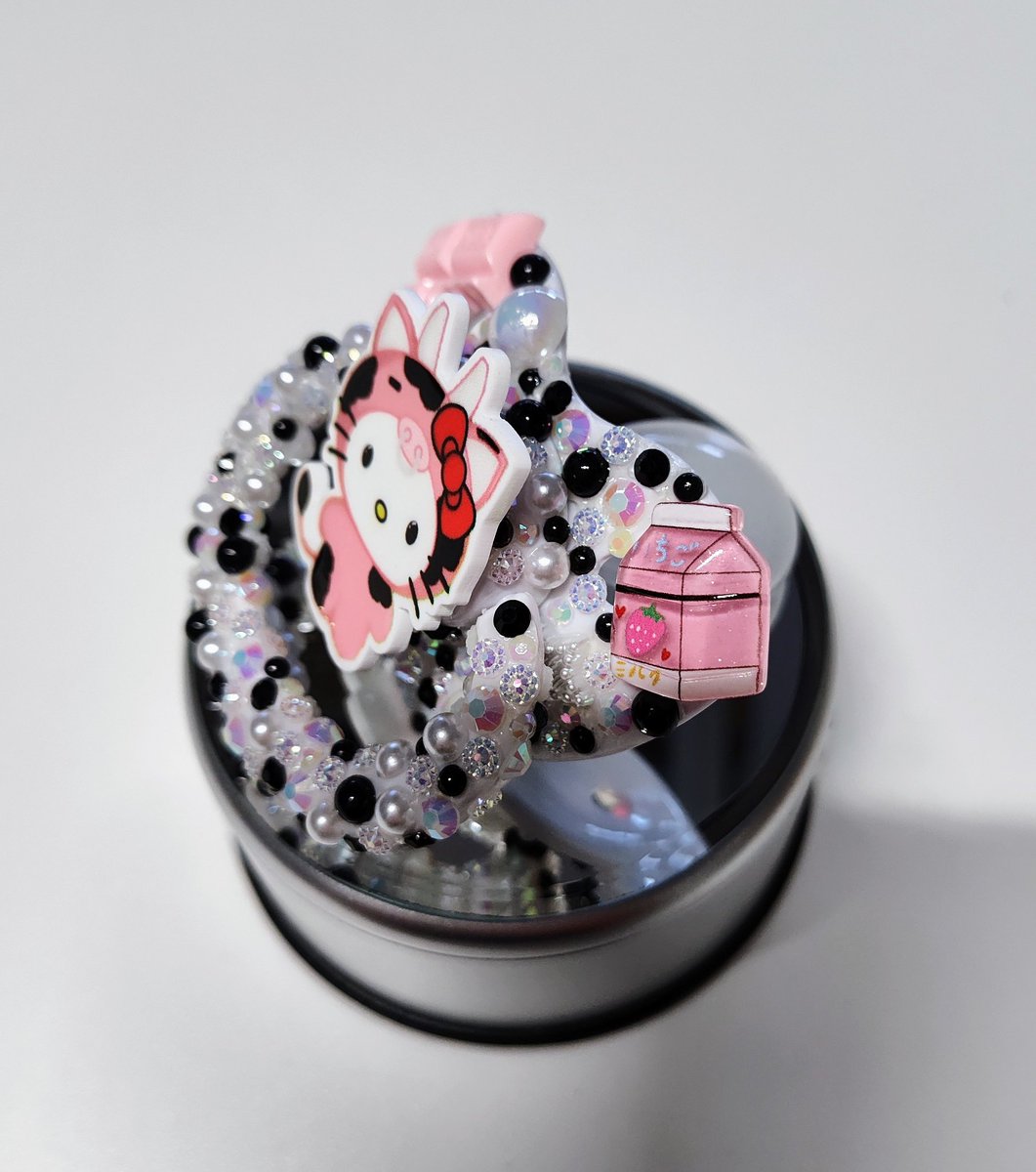 _WickedLullaby_'s tweet photo. Hello Kitty Moo adult pacifier available now https://t.co/zMfIRlqnhm
#abdl #abdlgirl #ddlg #ageplay #adultpacifier https://t.co/97za9OWC9q