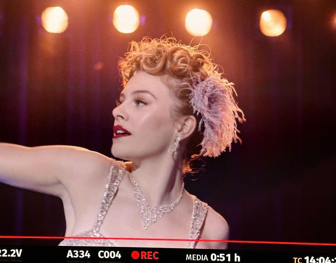 POLLY COOPER IS A BURLESQUE DANCER IN THE 50S? SAY WHAT?!! 

#riverdale