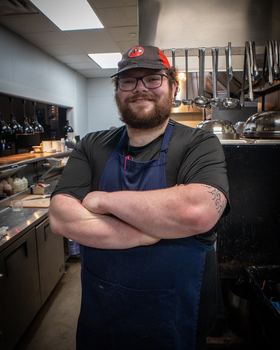 44Prime_Strkvll's tweet photo. Meet Bo Ford, a valued member of our kitchen staff. Bo’s go-to picks are the mouthwatering Albondigas paired with the divine Kevin Bacon. 🥓 Join us in expressing gratitude for Bo’s invaluable contributions. 🙌

#44prime #supportlocalbusiness #serviceindustry #eatwithus https://t.co/qNd27Y12ta