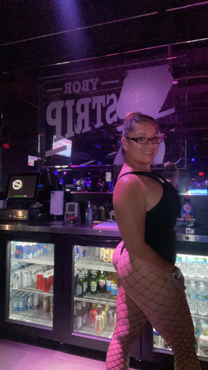 Got ME startin’ my GRIND early!! So if you’re OUT-n-ABOUT stop by and say HI!! #WorkSelfie #EarlyWeekGrind  #AllNatural #NightLife #ClubLife #BartenderLife #Tampa #Ybor #StripClubLife #FullNudeStripClub #ColoradoGirl #LivingTheFloridaLife