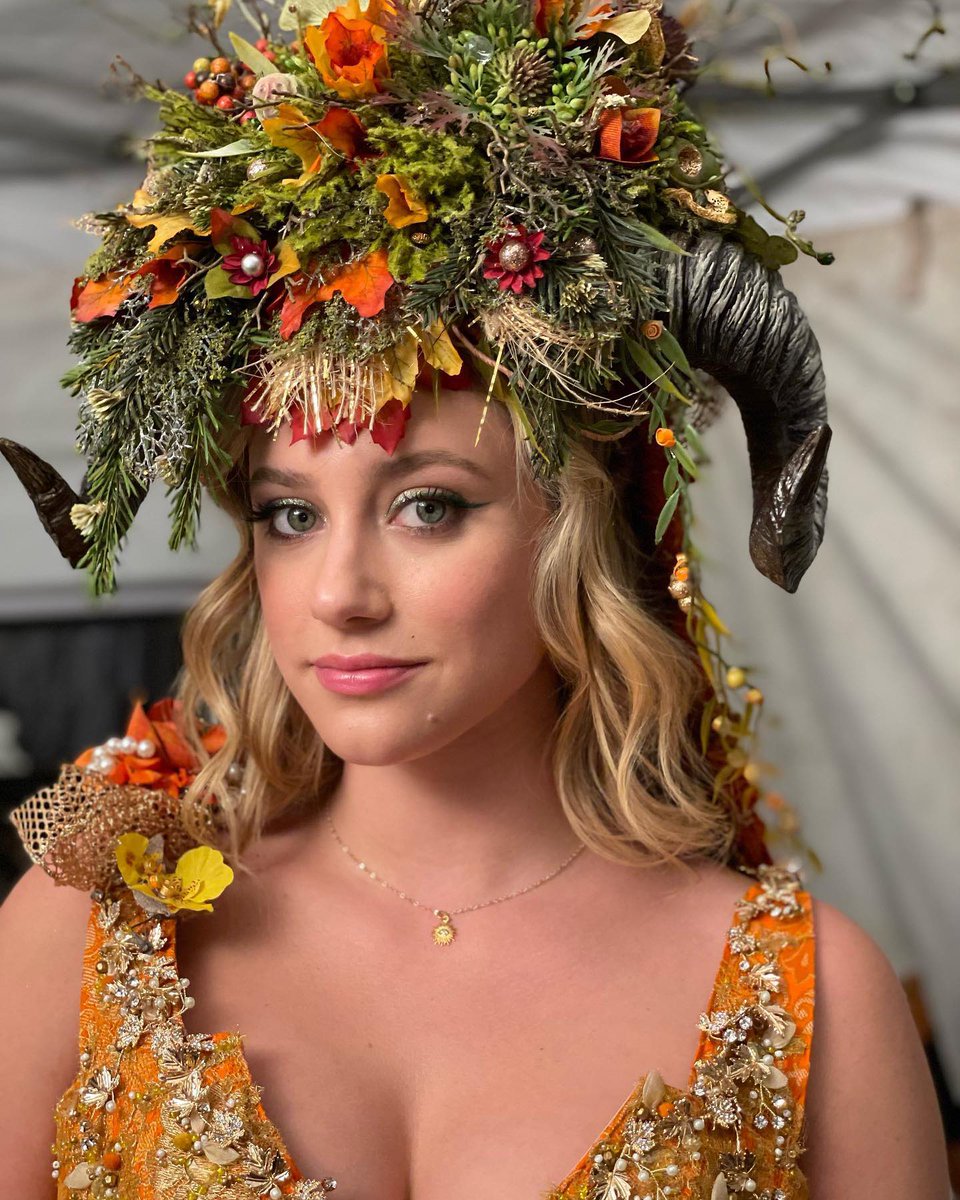 OH HELLO??!?!?!!? I JUST FELL DOWN 20 FLIGHTS OF STAIRS