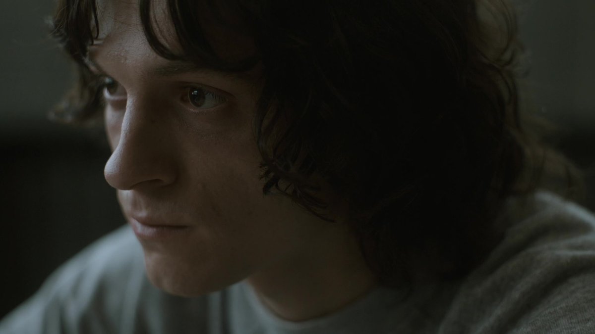 tomhollandorg's tweet photo. Totally Tom Holland - The Crowded Room: 1.05 'Savior' Screen Captures - https://t.co/ZKVSoXl6jD #TheCrowdedRoom https://t.co/kuY9EmArRq