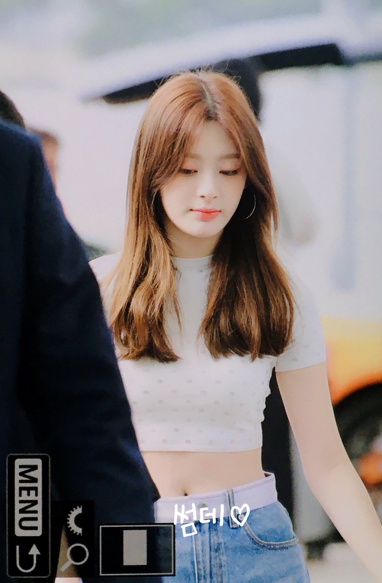 on-twitter-230628-preview-stayc-seeun