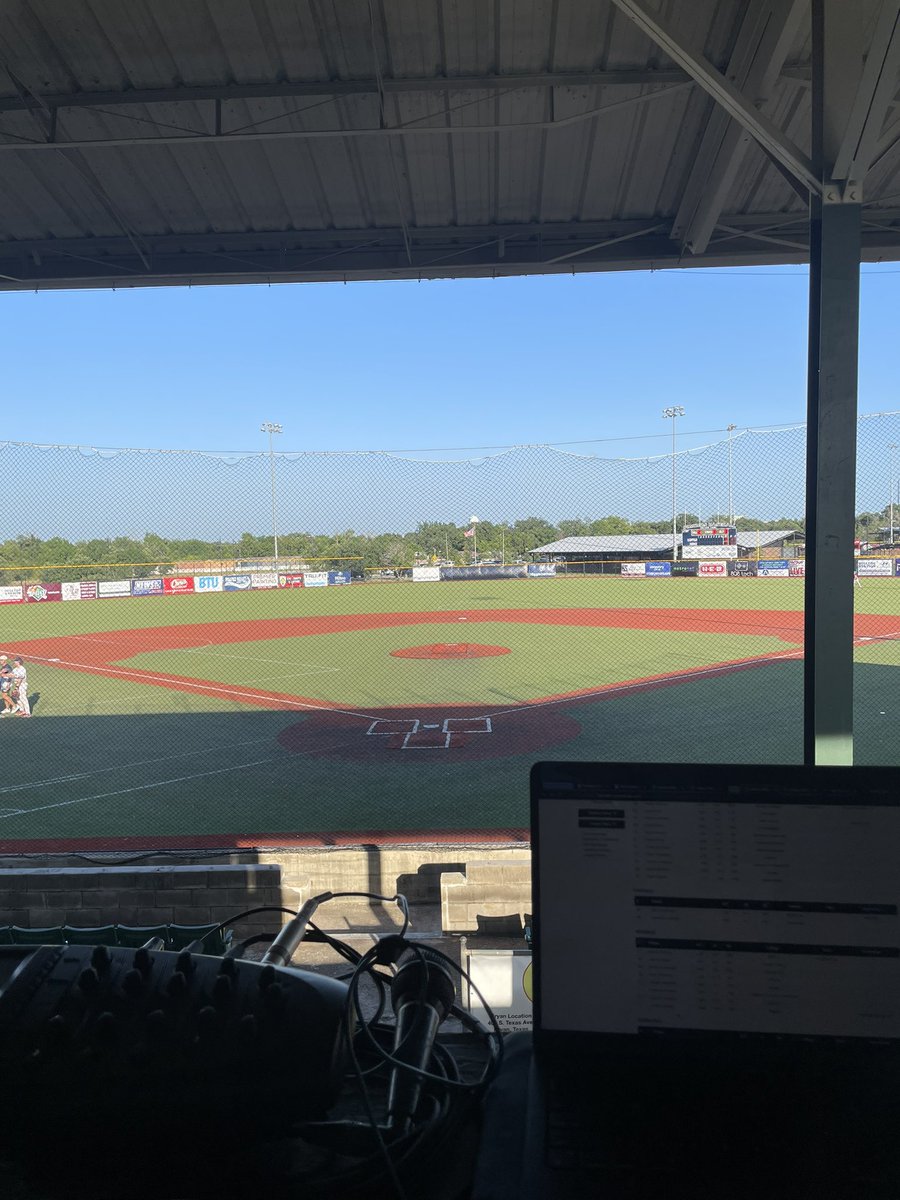 Bombers with a chance to clinch the #1 overall seed in the @TCLBaseball 

Game 2 between the @bv_bombers and the @CaneCuttersBB coming up at 7:05!

Listen here: radio.securenetsystems.net/cwa/index.cfm?…