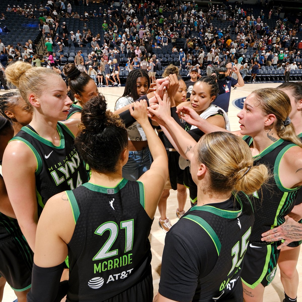 Game 1 of the @CBSSportsNet double-header is here 🙌

Tap in as the @minnesotalynx host the @seattlestorm in a #CommissionersCup match up