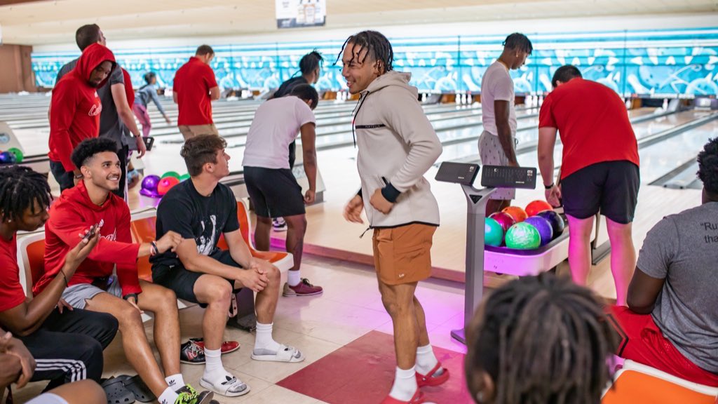 A little Tuesday team bonding 🎳 

#GoCards