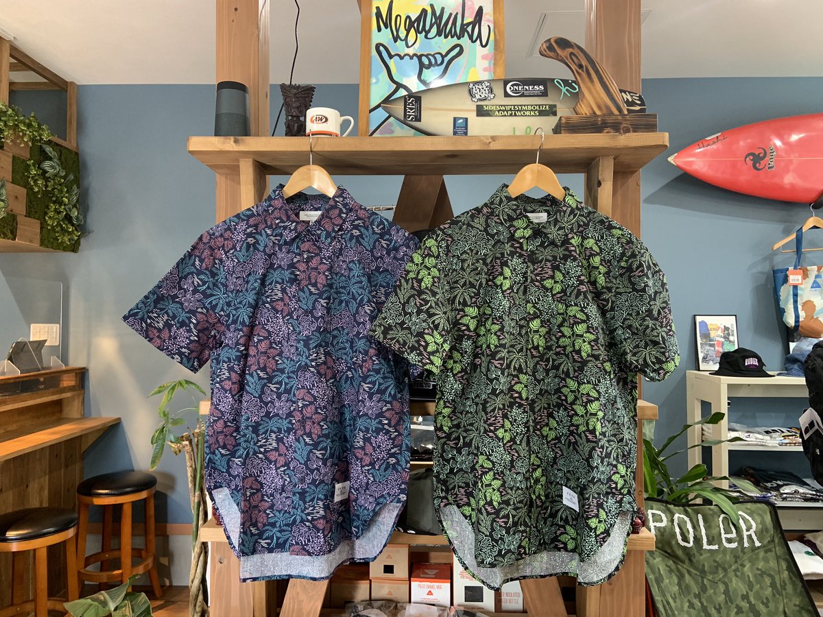 garyujp's tweet photo. FEVRのアロハシャツです

南国テイストの模様の総柄コットン素材を使用

夏のスタイルが楽しくなる１枚です

大人めのサーフテイストなデザインです
https://t.co/oI4KGRWWFQ

#フォーエバー #サーフィン #ALOHASHIRTS https://t.co/REEG18i0hB