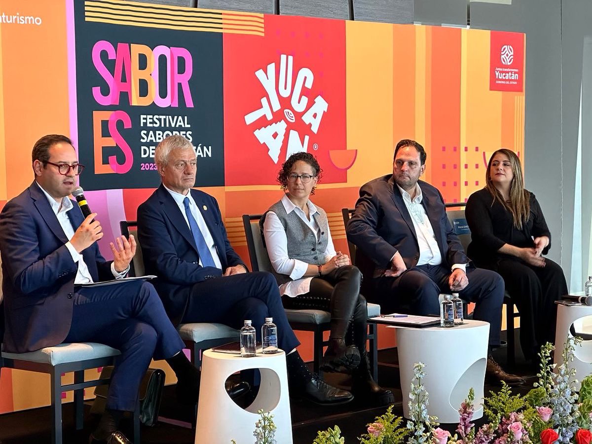 Hoy anunciamos, con mucho orgullo, que la segunda edición de Sabores de Yucatán estará arropada por tres grandes eventos:
The Best Chefs Awards que, por primera vez sale de Europa para premiar a los mejores chefs del mundo desde tierras yucatecas; (1/2)