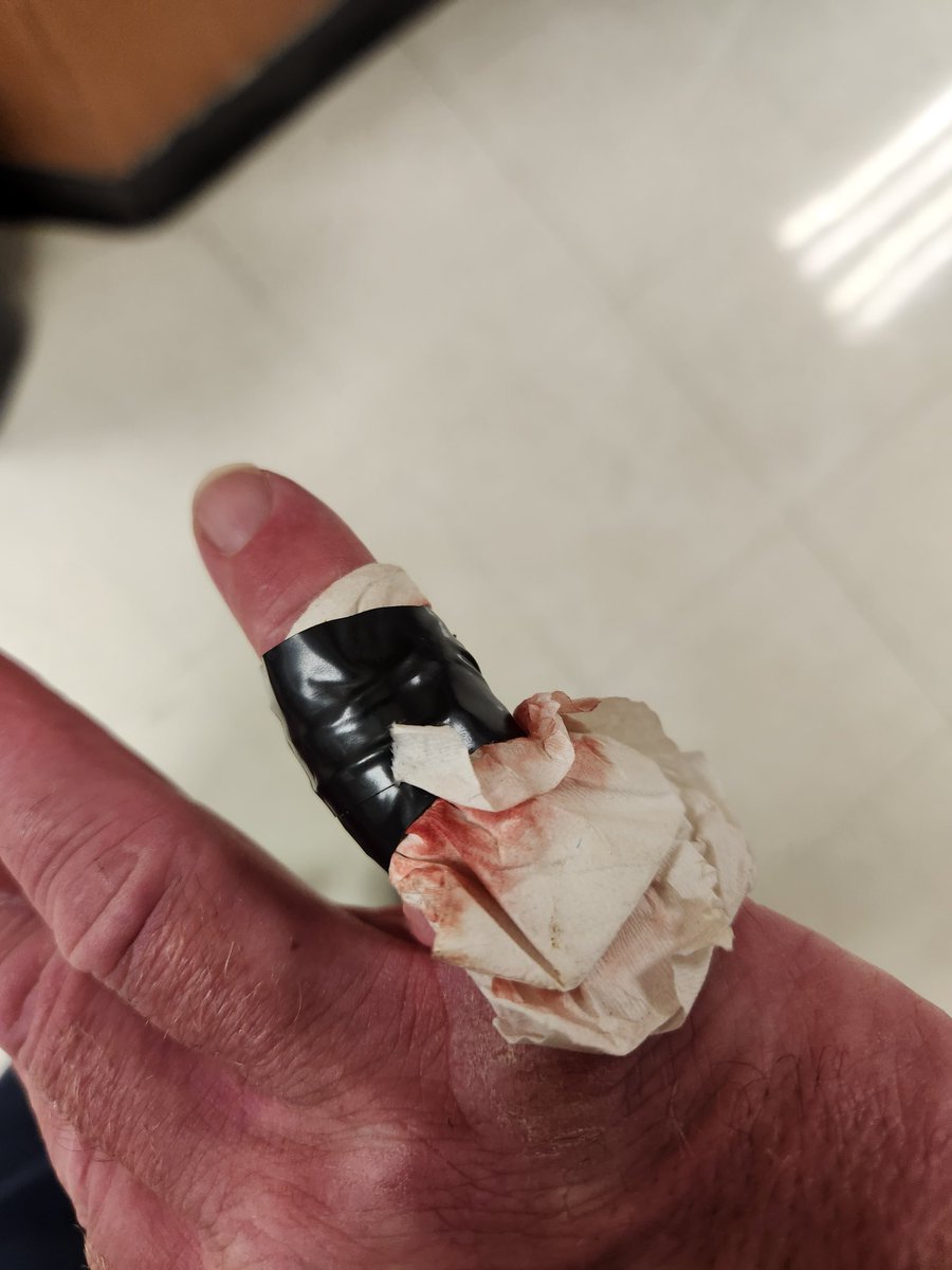 Perfect way to end a long day.

Electrical tape + paper towel = no stitches. 🤣

#ServiceTechLife #RedneckFirstAid
