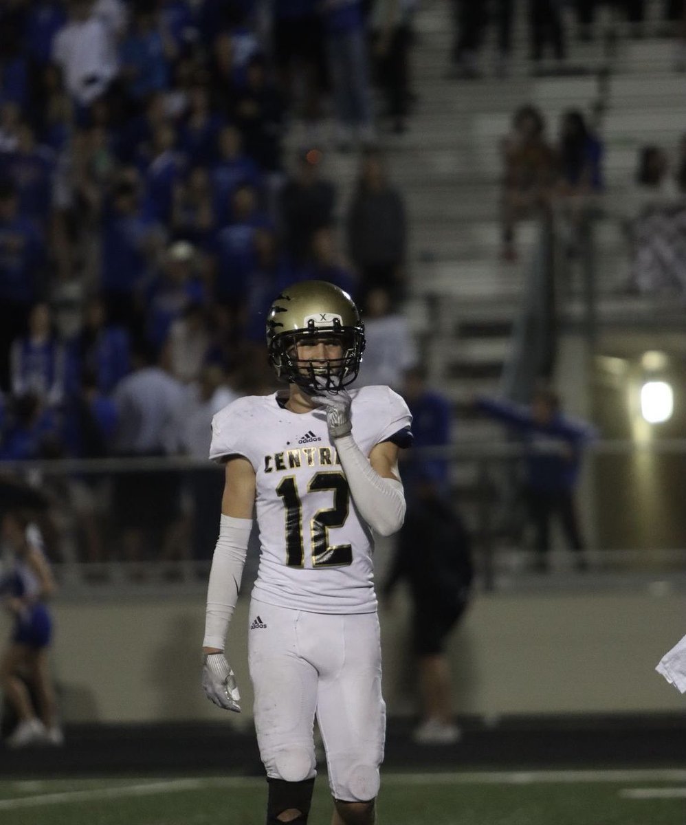 sportsinkansas's tweet image. Jace Adler of Andover Central is a 2025 LB to watch this fall 👀 

Adler logged 80 tackles in his sophomore season with the Jaguars and added 1 INT. AC went 7-4 in 2022  and advanced to the 4A state quarterfinals 🏈 

#sportsinkansas