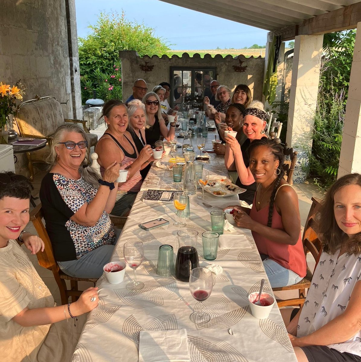 The French Retreat: And it begins! What a fabulous group of old and new friends ready to do the creative work. ✍️🇫🇷 

(Info on upcoming retreats below)
@flashfictionretreats 
#writingretreat #travelwriter
#flashfiction #flashfictionretreats #writingcommunity #writingretreats