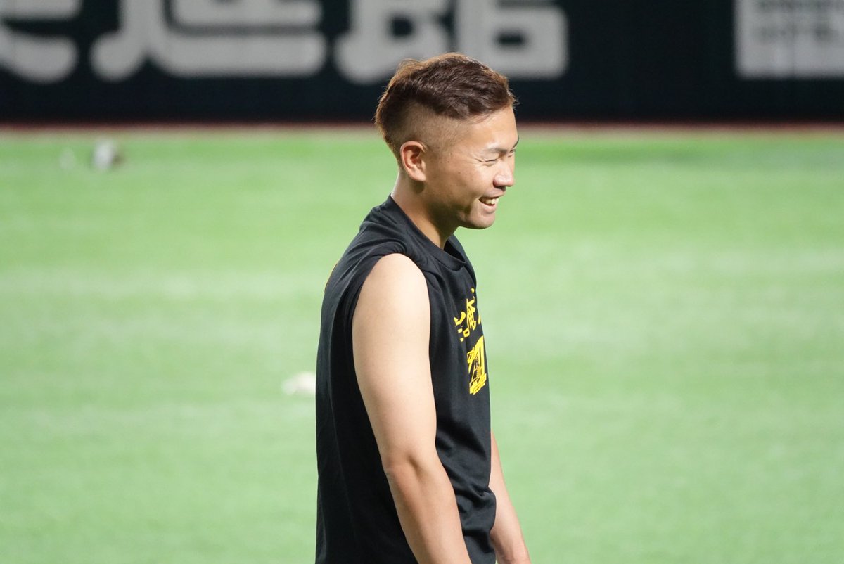 髪を切られたでしょうか。
#中村晃 選手です☺️✂︎
#sbhawks #鷹フル