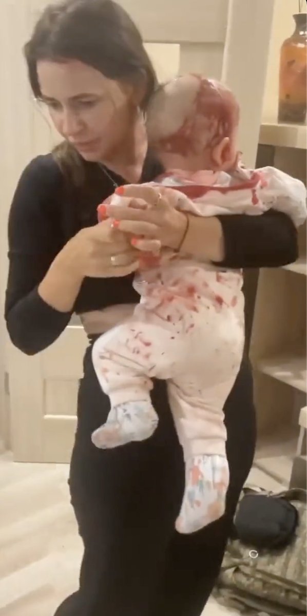 Kramatorsk. 8 dead, more than 50 injured. The photo shows a baby who was wounded by fragments of Russian missiles. Meanwhile, propagandists on Russian TV justify the actions of the army and claim that they hit a military facility. It looks like a small Ukrainian child is a