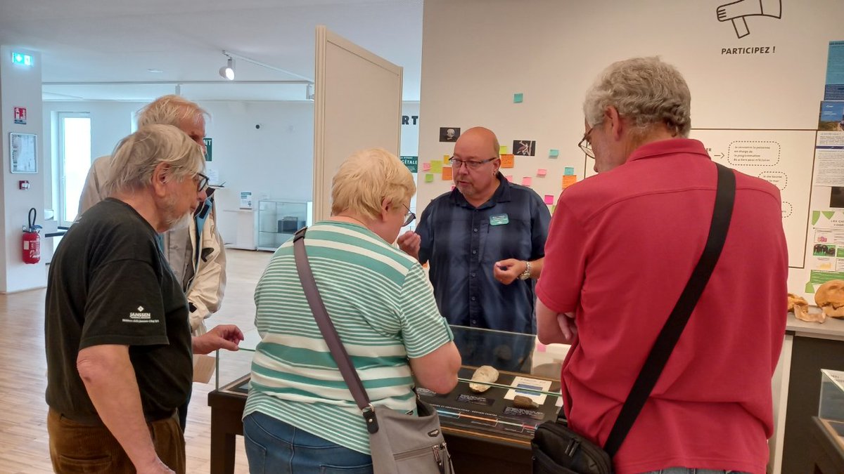 FahLoiret's tweet image. 📸 À l'occasion des @journees_archeo 2023, Marc Laroche présentait les travaux et découvertes de l'abbé Nouel au #Mobe d'Orléans ! 🪨