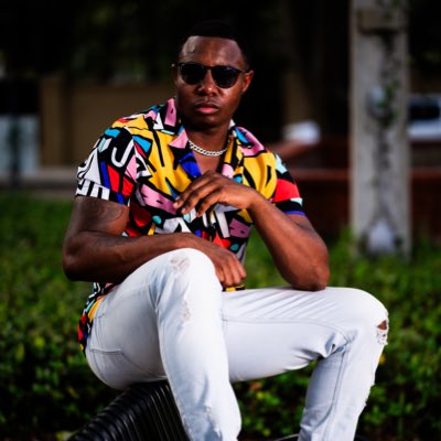 YoursSyncere's tweet photo. #NewProfilePic https://t.co/LZi6xvYnuy