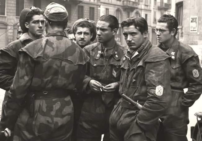 Teresa02247224's tweet photo. 28 GIUGNO 1944
ECCIDIO DI PIAN DI FOLLO E PIANA BATTOLLA, FOLLO (LA SPEZIA)
Nelle prime ore del 28giugno1944 i fascisti della Xmas uccidono a Pian di Follo“Serra” il dirigente comunista Giuseppe Poggi “Franco” e GinoVassiliAmici
#CompagniPartigiani 🌹✊🏿🌹#AndreaMarano https://t.co/BO4N52brAw