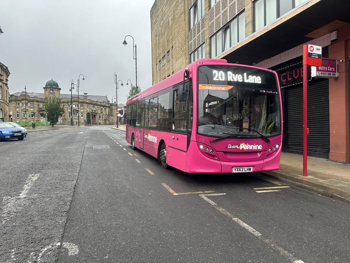 Another lovely early morning mentoring our new drivers @TeamPennine.