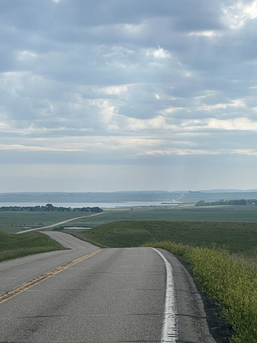 sbperimeter's tweet photo. Day 86: Hazelton,ND to Marion,ND - 102 miles.  Another mild day (overcast and low 70s) and mostly flat.  Not a lot of towns along the route, mostly farm country.  Great day to make up some mileage 😊 https://t.co/9UVHnngrKH