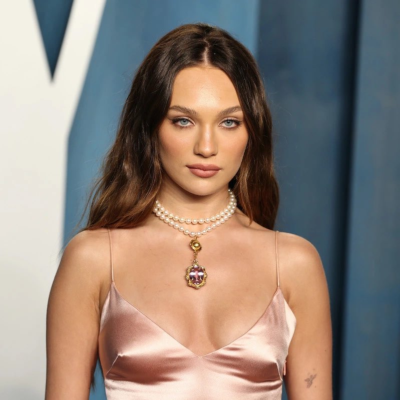 َ🧜🏾‍♀️ on Twitter "( her mom really was a huge enabler to abby"